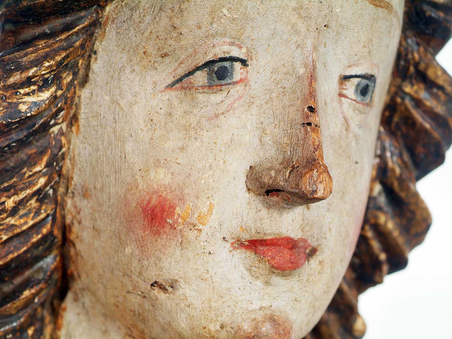 Gesicht einer gotischen Madonna aus der Klosterkirche.